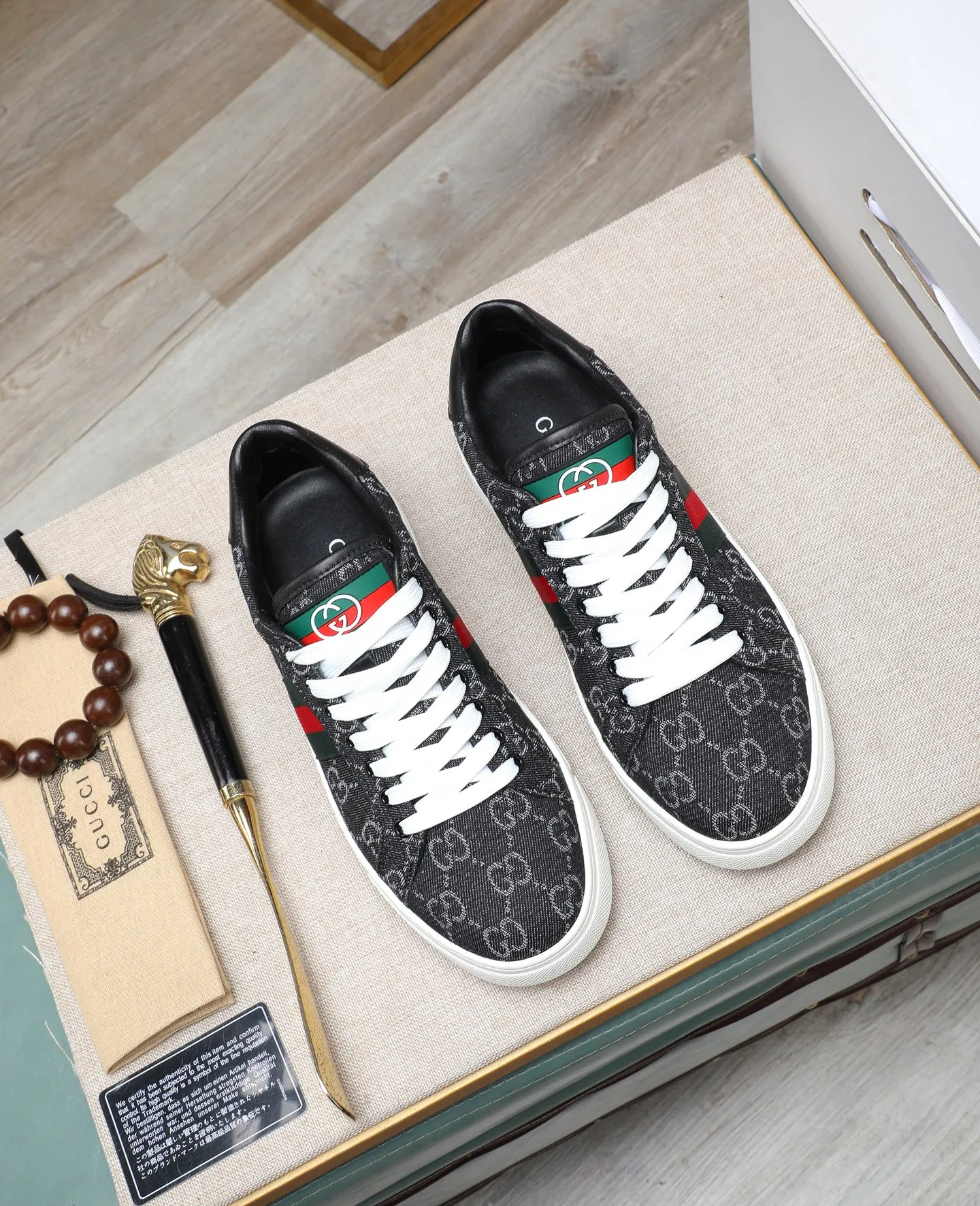 Men's shoes 💰420 GUCCI🔍🔍The latest model is available at the counter simultaneously. Original calfskin imported from Italy, genuine leather lining, (high-end, extravagant and classy) with exquisite workmanship. Sole: Original sole provided by the original factory. ⚠Exclusive double-layer movable molded sole is super comfortable⚠. Photographed in real life. 🎬The real thing is better. 🔍🔍"High quality·Follow the order" code number 38-44